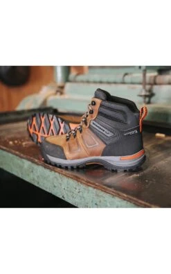 Wolverine Men's Chisel 6" Steel-Toe Work Boot -Outdoor Clothing Store W231044 PDP